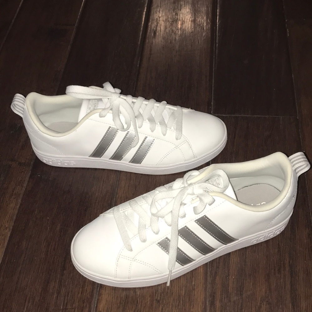 Addidas womens sneakers metallic silver